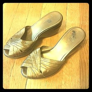 Cole Haan Women’s gold slip on peep-toe wedges w/ Nike Air, Size 7.5
